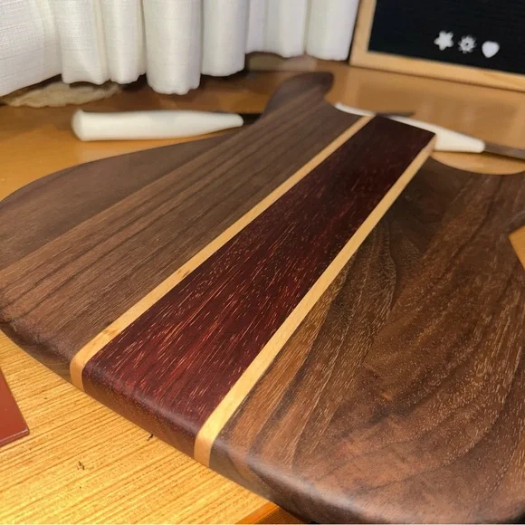 Stratocaster Guitar Shape Cutting Board - Picture 3 of 4